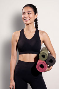 Zelocity Medium Impact Seamless Sports Bra - Jet Black — thumbnail 1